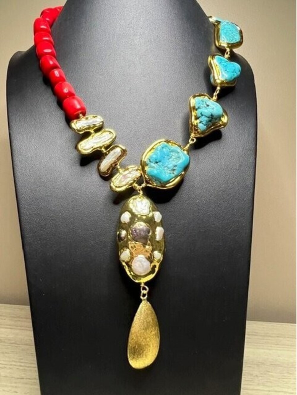 B7332 Artsy Coral dyed turquoise Magnesite  Pearl gold plated boho necklace 22"